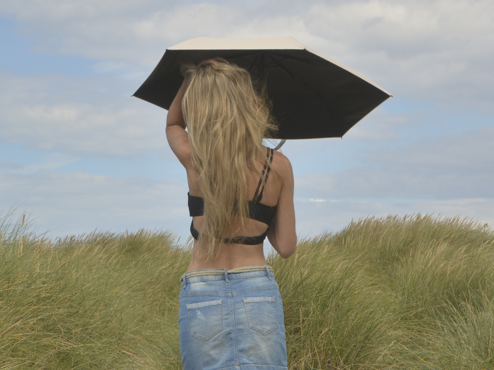 iX-brella Mini Sonnen-Regenschirm mit Auf-Zu-Automatik mit UV- und Hitzeschutz - black coating - white